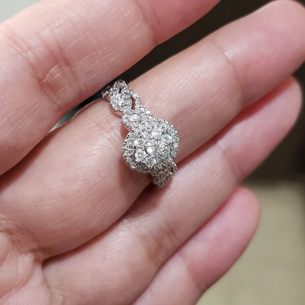 Stunning 10k gold Diamond Bridal ring Set